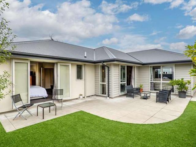 House for sale in Saint Albans, Canterbury