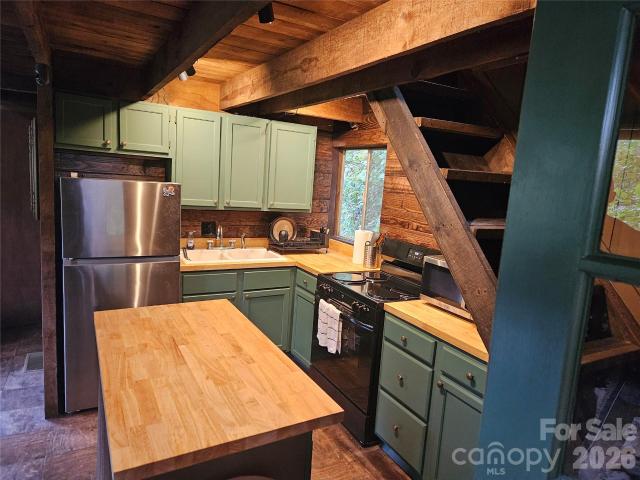House for sale in Cattail Creek Community, Burnsville