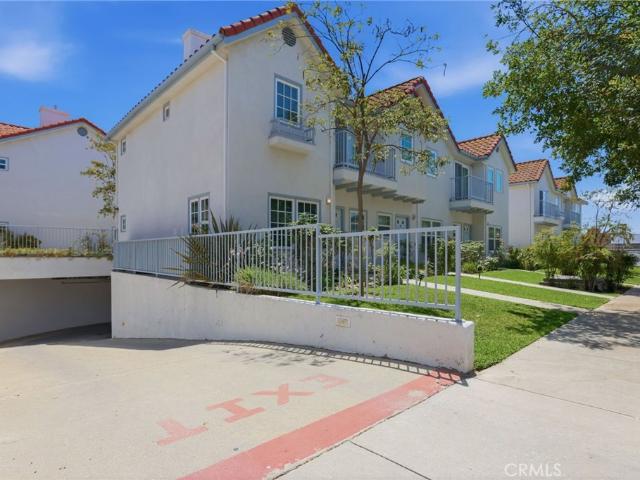 Townhouse for sale in Pasadena, California