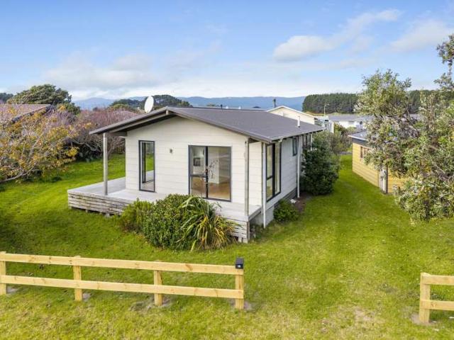 House for sale in Otaki Beach, Wellington