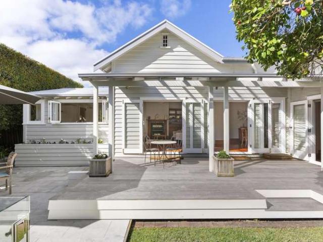 House for sale in Bayswater