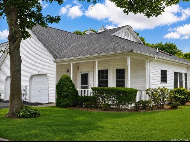 Condo for sale in Centereach, New York