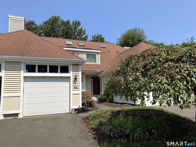 Townhouse for sale in Shelton, Connecticut