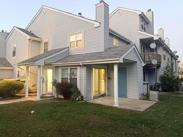 Townhouse for rent in Dayton, New Jersey