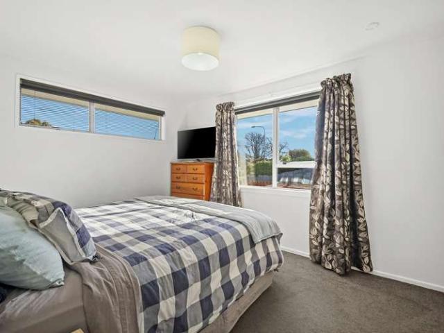 House for sale in Chaslands, Canterbury