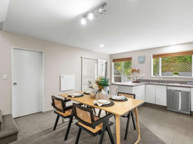 House for sale in Chaslands, Canterbury