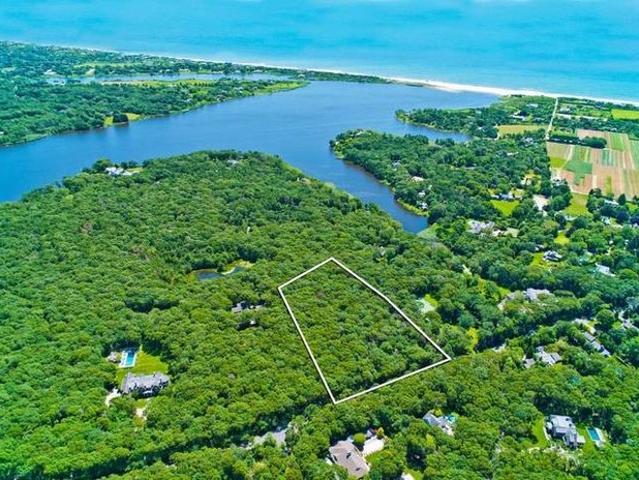 House for sale in Wainscott, New York