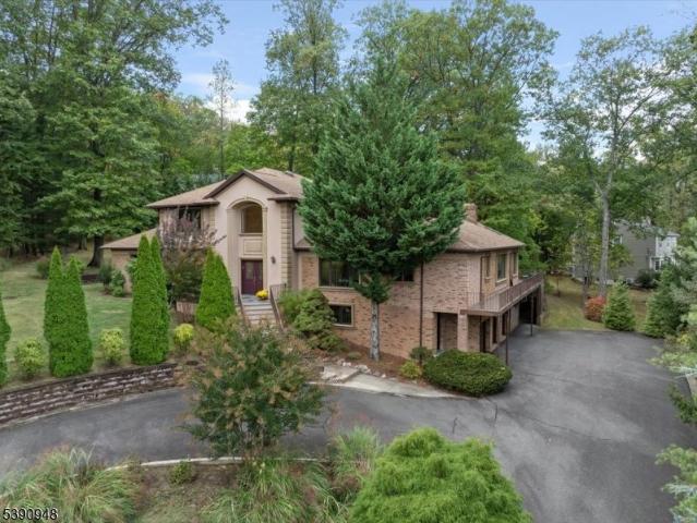 House for sale in Woodcliff Lake, New Jersey
