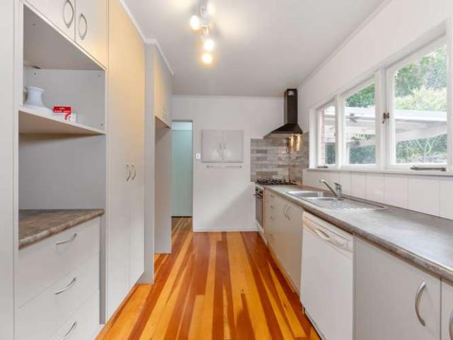 House for sale in Oratia