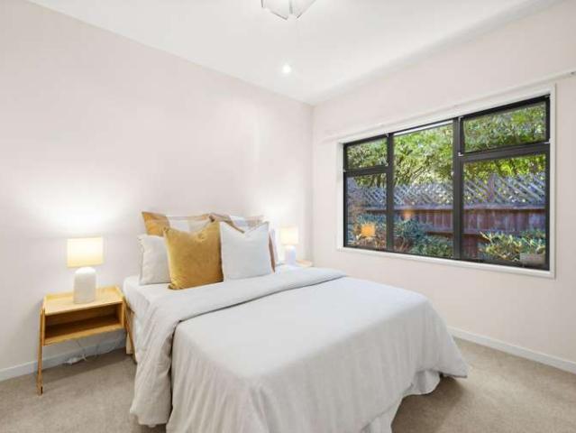 House for sale in Chaslands, Canterbury