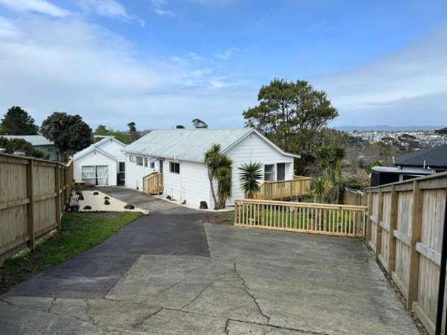 House for rent in Paremoremo