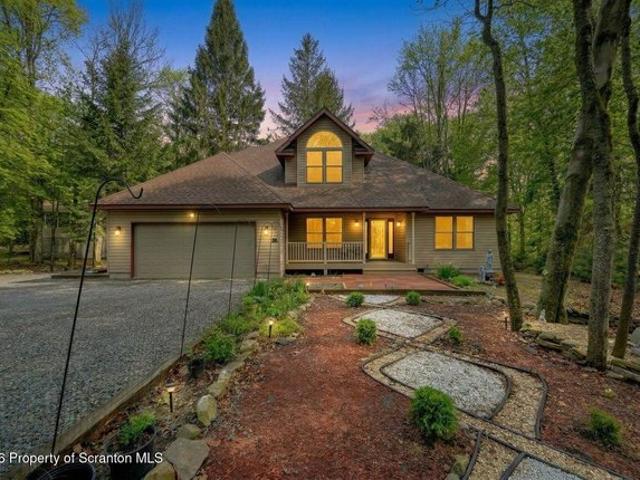 House for sale in Newfoundland, Pennsylvania