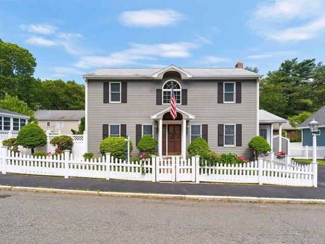 House for sale in Wakefield, Massachusetts