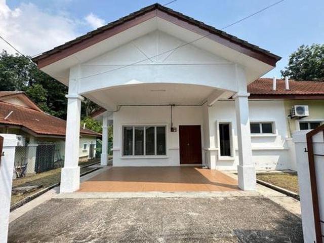 Residential House for sale in Tanjong Sepat, Selangor