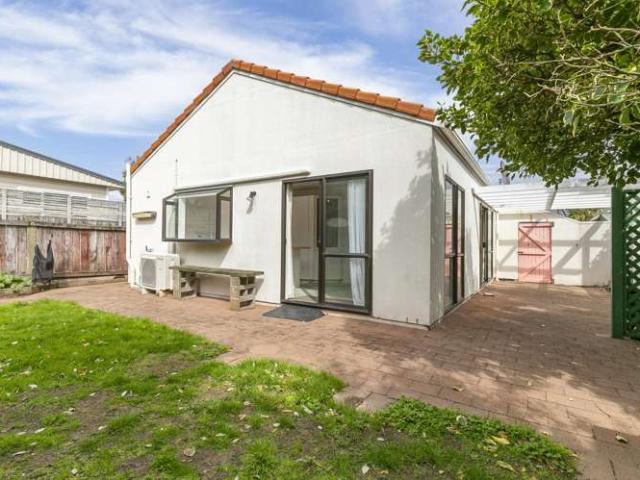 Townhouse for sale in Miramar, Wellington