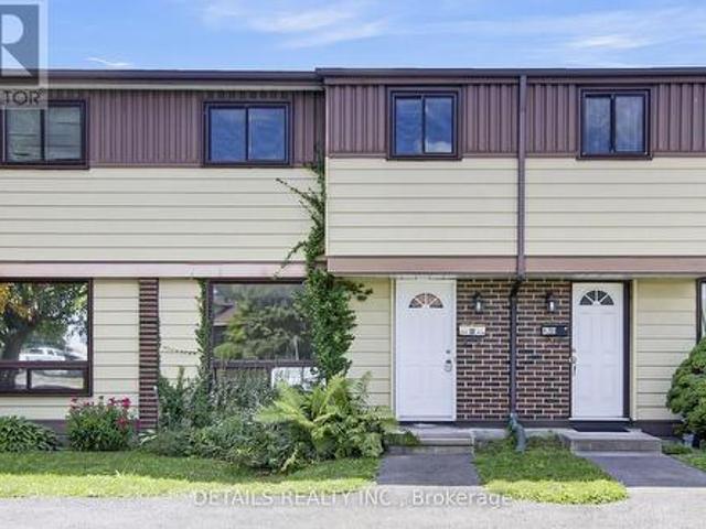 Townhouse for sale in Ottawa