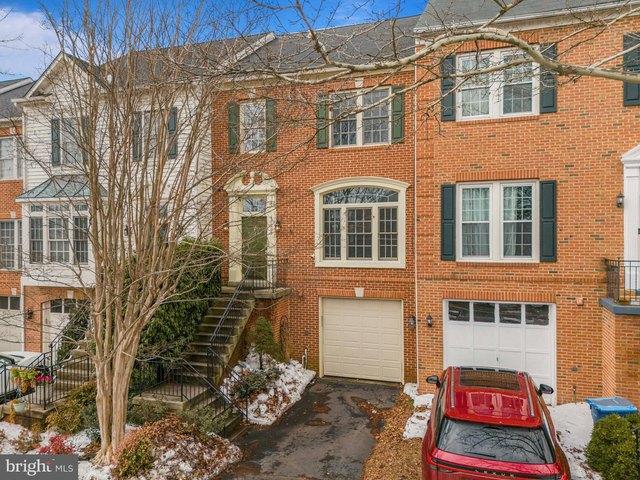 Townhouse for sale in Virginia