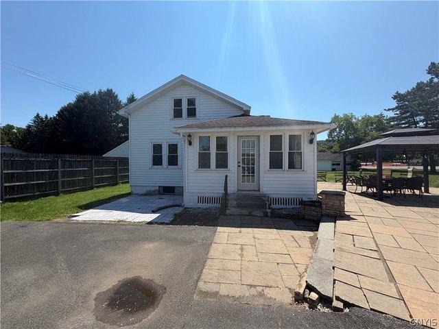 House for sale in Syracuse, New York