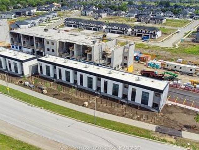 Townhouse for rent in Ontario