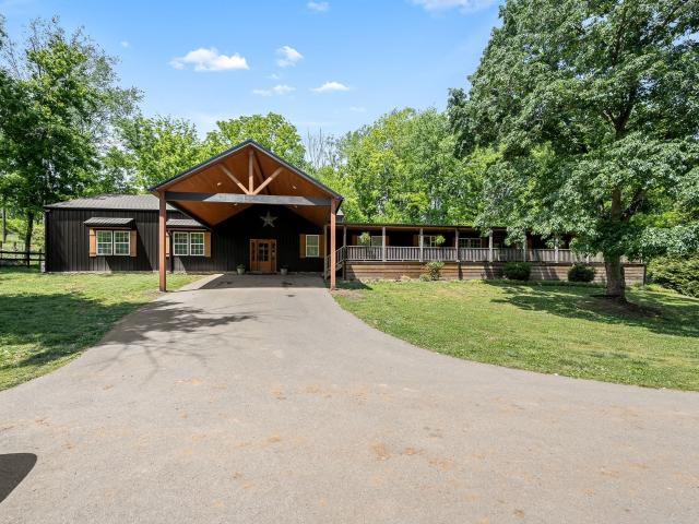 House for sale in Hollywood, Culleoka
