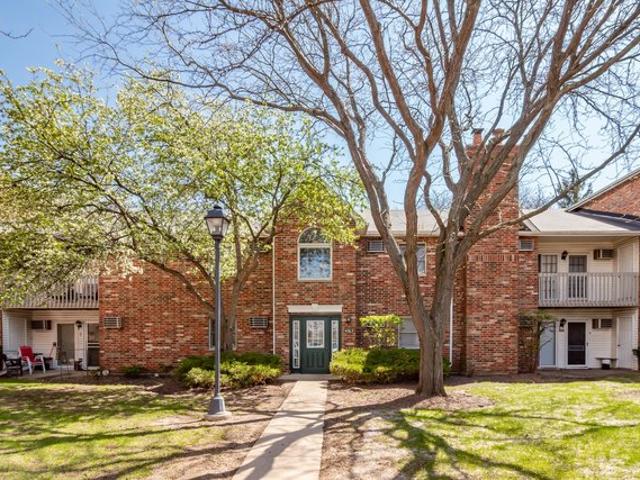 Condo for sale in Mchenry, Illinois