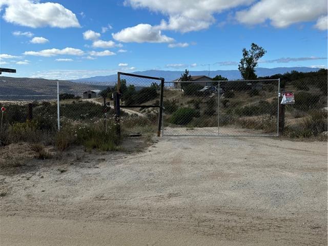 House for sale in Sage, California
