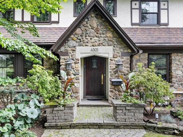 House for sale in Oak Hill, New York