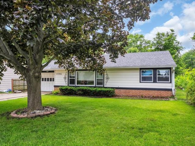 House for sale in Mchenry, Illinois