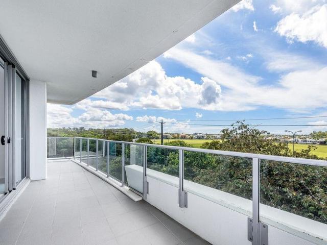 Apartment for rent in Biggera Waters, Gold Coast City