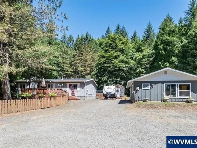 House for sale in Oregonia
