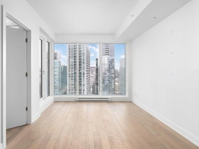 Property for rent in Ville-Marie, Montréal