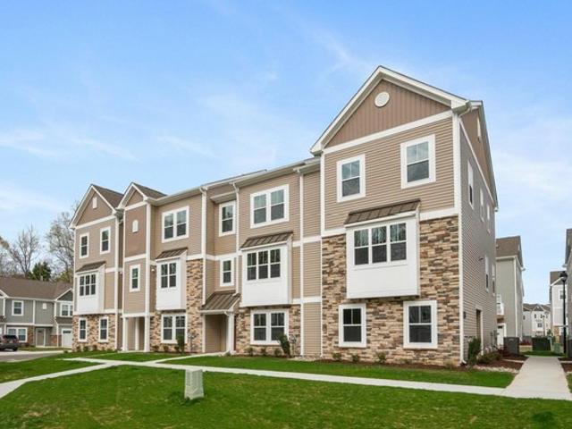 Townhouse for sale in Virginia