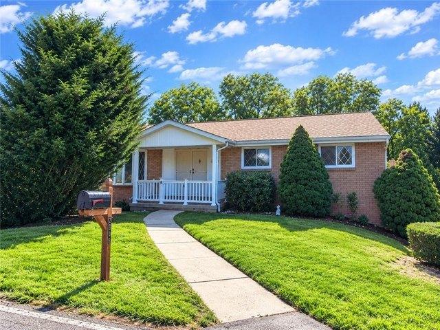 House for sale in Bakerstown, Pennsylvania