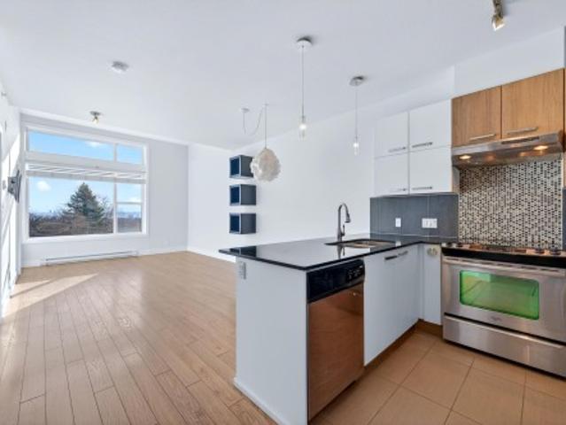 Property for sale in Fleetwood, Surrey
