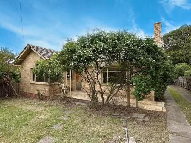 House for rent in Mont Albert North