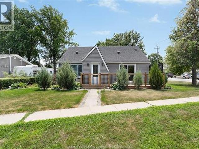 House for sale in Lakeshore, Ontario