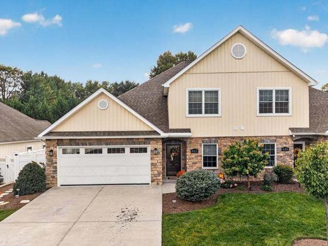 Townhouse for sale in Rockingham Court, Roanoke County