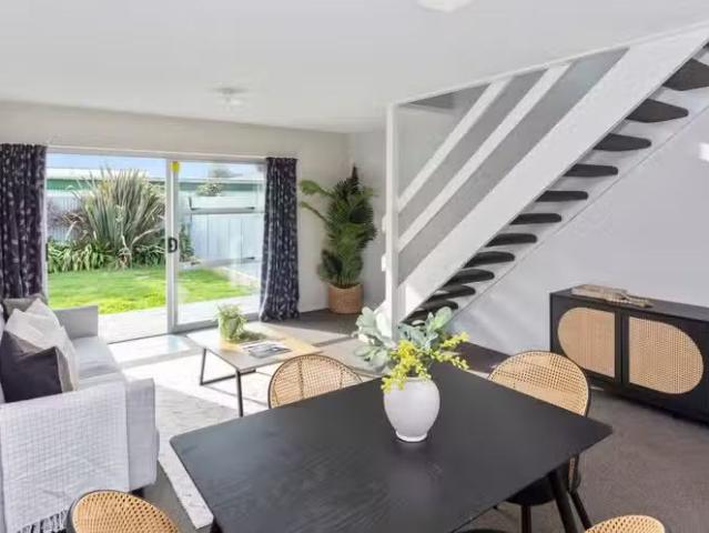 House for sale in Chaslands, Canterbury