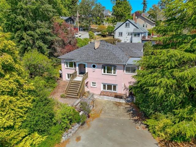 House for sale in Saanich, British Columbia