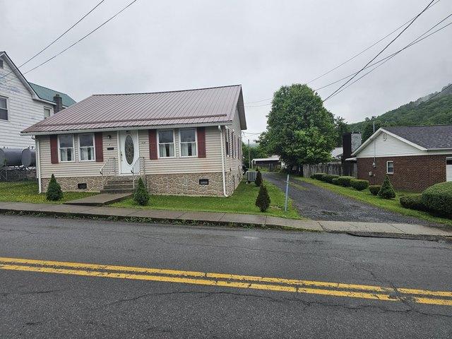 House for sale in Rainelle, West Virginia