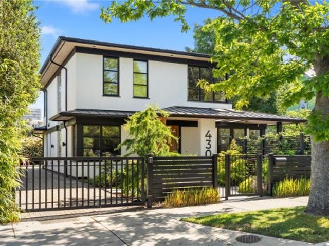 House for sale in Victoria, British Columbia