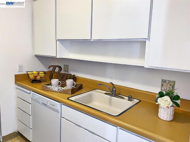 Condo for sale in Walnut Creek, California