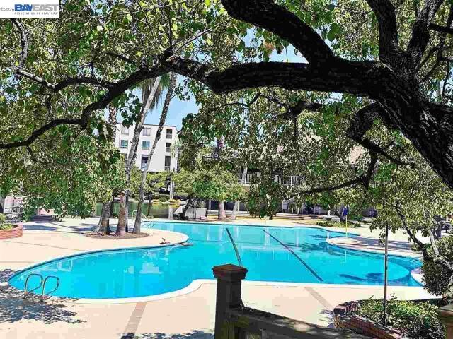 Condo for sale in Walnut Creek, California