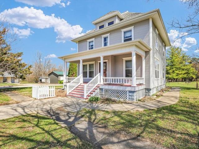 House for sale in De Land, Illinois