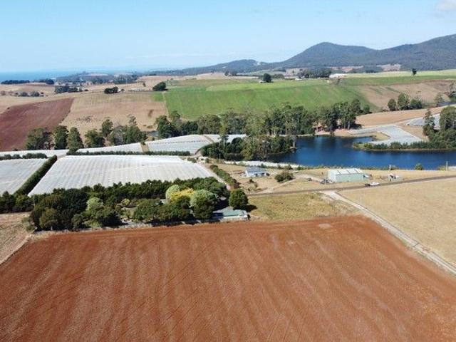 Land for sale in Sulphur Creek, Tasmania