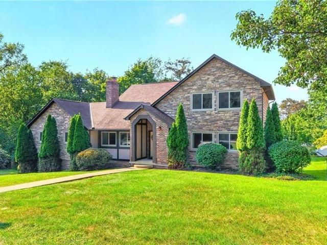 House for sale in Elizabeth, Pennsylvania