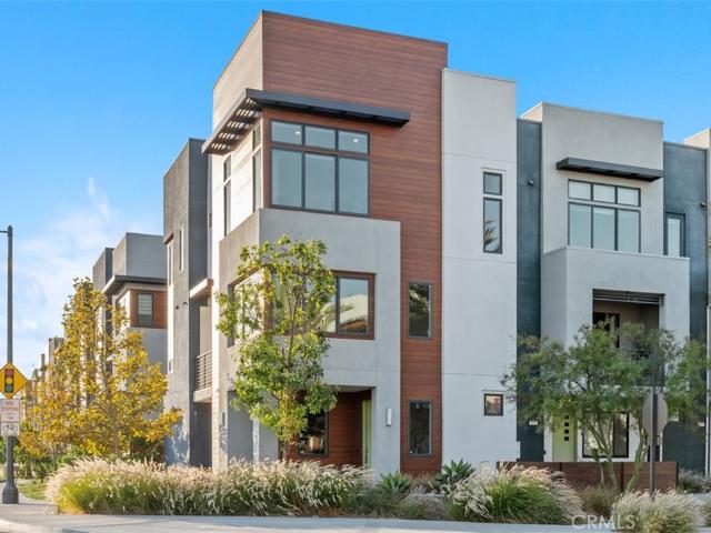 Townhouse for sale in Tustin, California