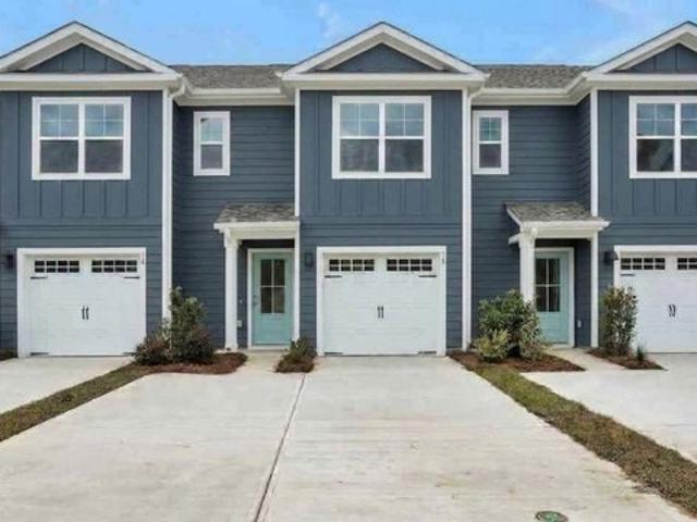 Townhouse for sale in Leland, North Carolina