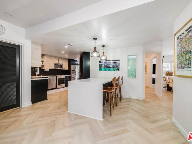 Condo for sale in Greater Toluca Lake Neighborhood Council District, Los Angeles