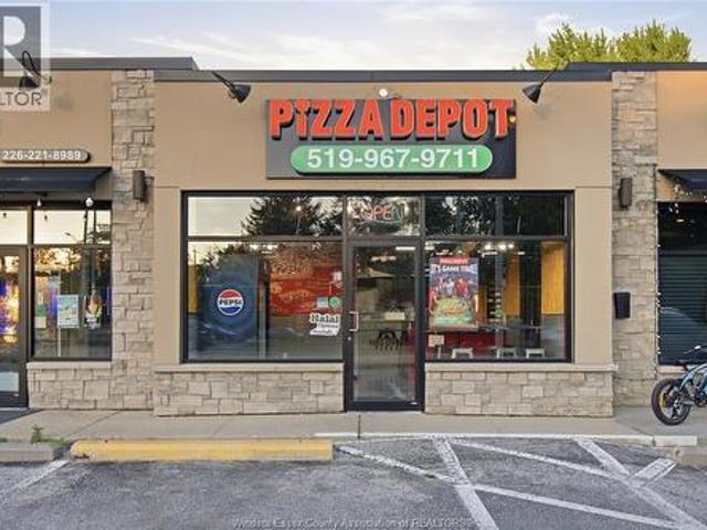 Commercial for sale in South Windsor, Windsor